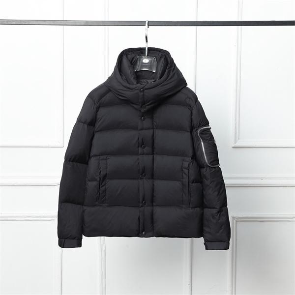 PRADA プラダ コピー ダウンジャケット深黒シックブラックカラー 防寒柔らか 2025秋冬洗練 定番