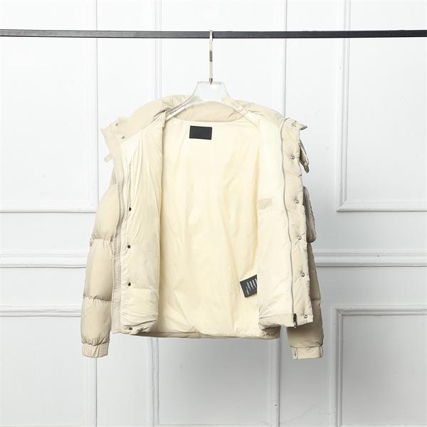 PRADA プラダ コピー ダウンジャケット深黒シックブラックカラー 防寒柔らか 2025秋冬洗練 定番