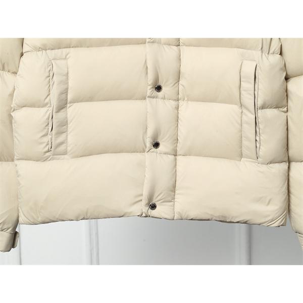 PRADA プラダ コピー ダウンジャケット深黒シックブラックカラー 防寒柔らか 2025秋冬洗練 定番