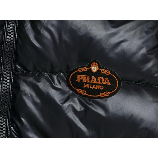 ブラック中綿ロゴ切替 上品ダーク 2025秋冬保温 PRADA プラダ コピー ダウンジャケット 人気ランキング