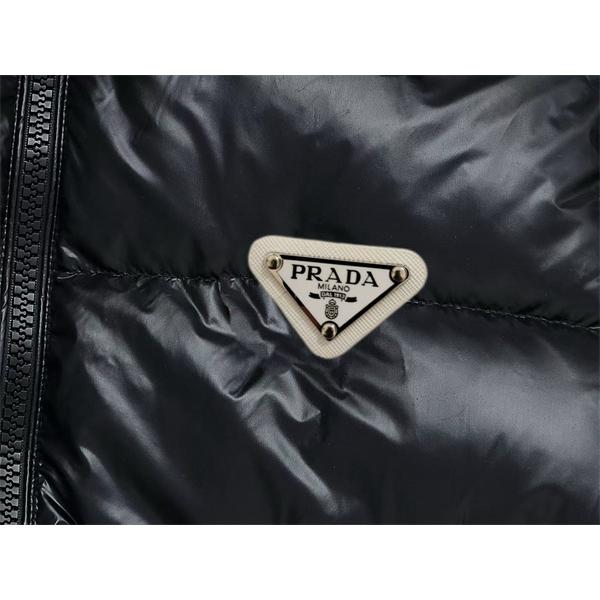  PRADA プラダ スーパーコピー ダウンジャケット 話題の商品光沢ブラック保温ボリューム クール系 2025秋冬必須 