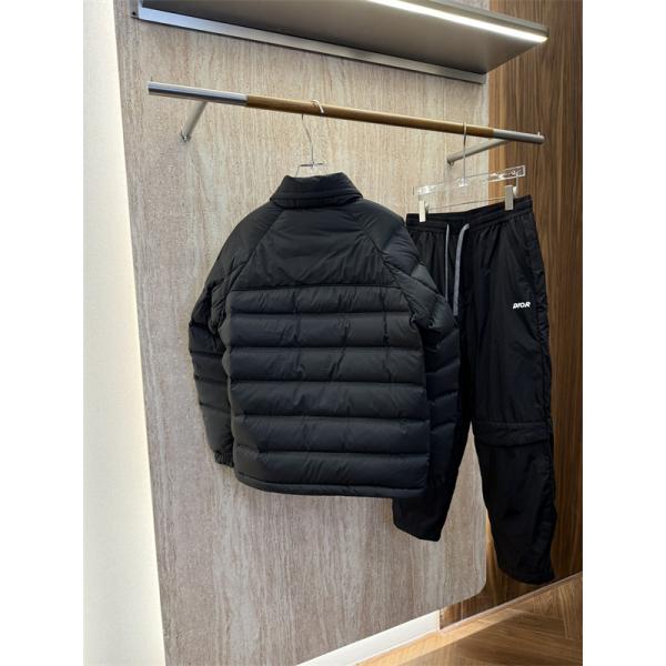 PRADA プラダ スーパーコピー ブラックダウンジャケット 高品質 N 級品 2025秋冬保温 軽量アウター