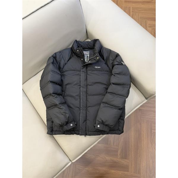 PRADA プラダ スーパーコピー ブラックダウンジャケット 高品質 N 級品 2025秋冬保温 軽量アウター