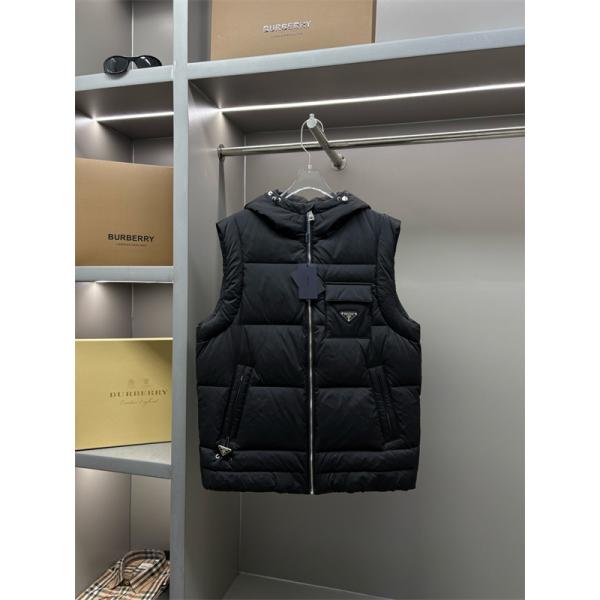 PRADA プラダ スーパーコピー ホワイト ダウンベスト パーカー付き 高品質 2025秋冬アイテム