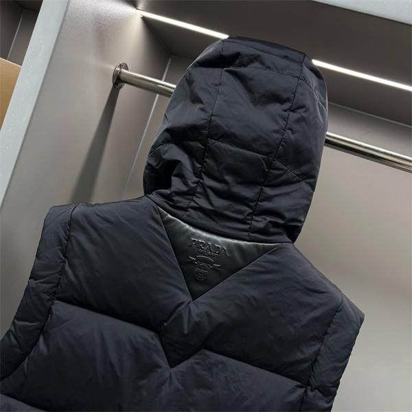 PRADA プラダ スーパーコピー ホワイト ダウンベスト パーカー付き 高品質 2025秋冬アイテム