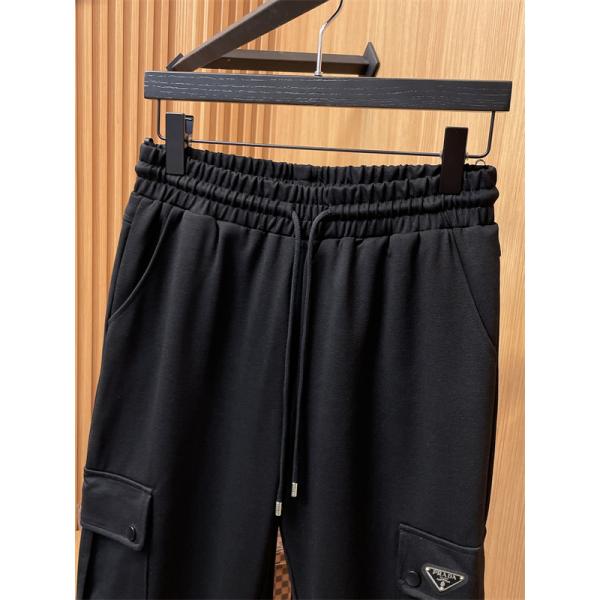 プラダ PRADA 偽物 ブラックカーゴパンツ トライアングルロゴアクセント 高品質カジュアルボトム