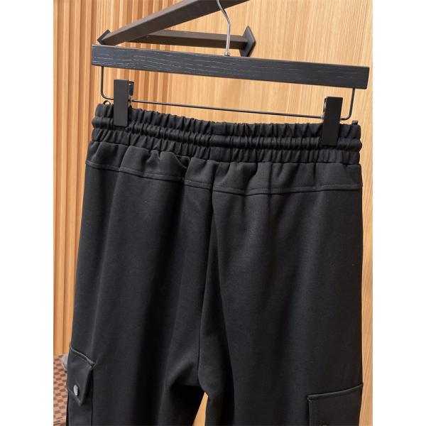 プラダ PRADA 偽物 ブラックカーゴパンツ トライアングルロゴアクセント 高品質カジュアルボトム