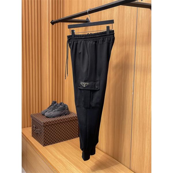 プラダ PRADA 偽物 ブラックカーゴパンツ トライアングルロゴアクセント 高品質カジュアルボトム