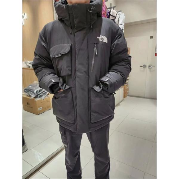 The North Face コピー グレーマルチポケットダウンジャケット アウトドア風 2025秋冬注目 ザノースフェイス