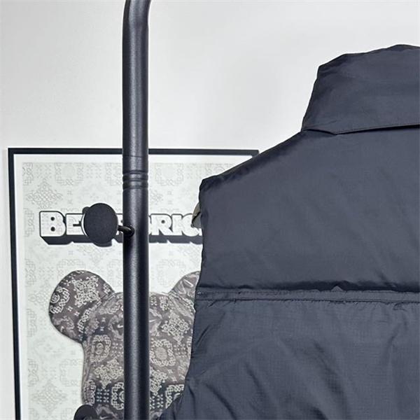 ブラックダウンベスト 700 プルーフ 2025秋冬軽量 高品質 The North Face 偽物ザノースフェイス