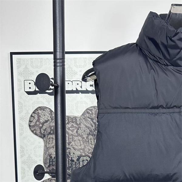 ブラックダウンベスト 700 プルーフ 2025秋冬軽量 高品質 The North Face 偽物ザノースフェイス