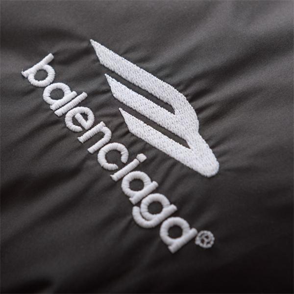 ブラックバッジ柄 シック精緻 バレンシアガ コピー ダウンジャケット 秋冬高品質アウター BALENCIAGA