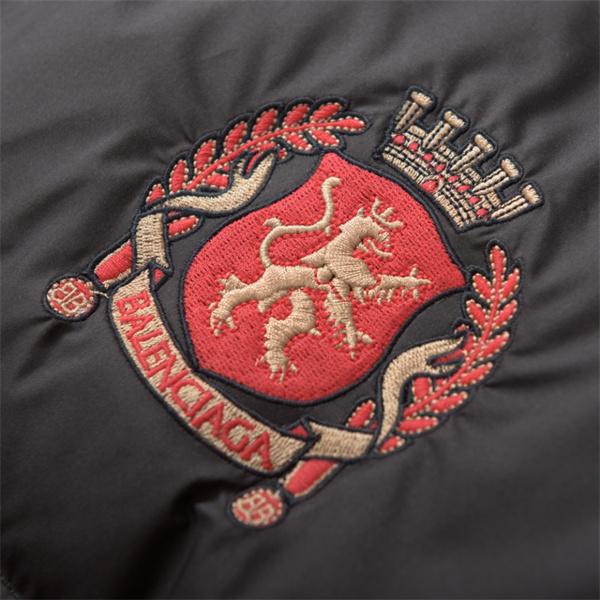 ブラックバッジ柄 シック精緻 バレンシアガ コピー ダウンジャケット 秋冬高品質アウター BALENCIAGA