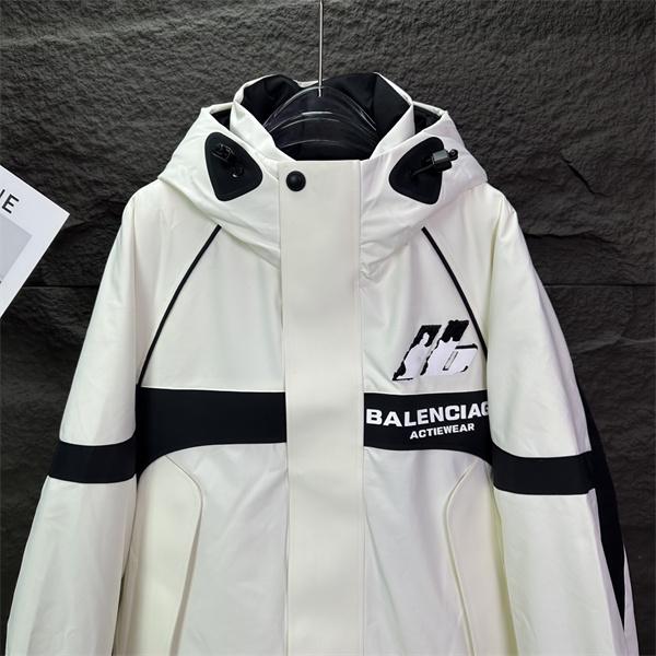 ブラックハードシェル ユーティリティ機能的 BALENCIAGA バレンシアガ 偽物 アウター  季節限定モデル