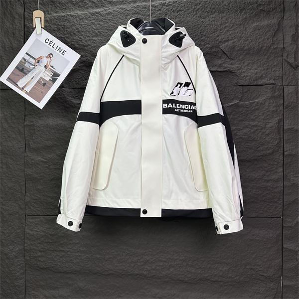 ブラックハードシェル ユーティリティ機能的 BALENCIAGA バレンシアガ 偽物 アウター  季節限定モデル