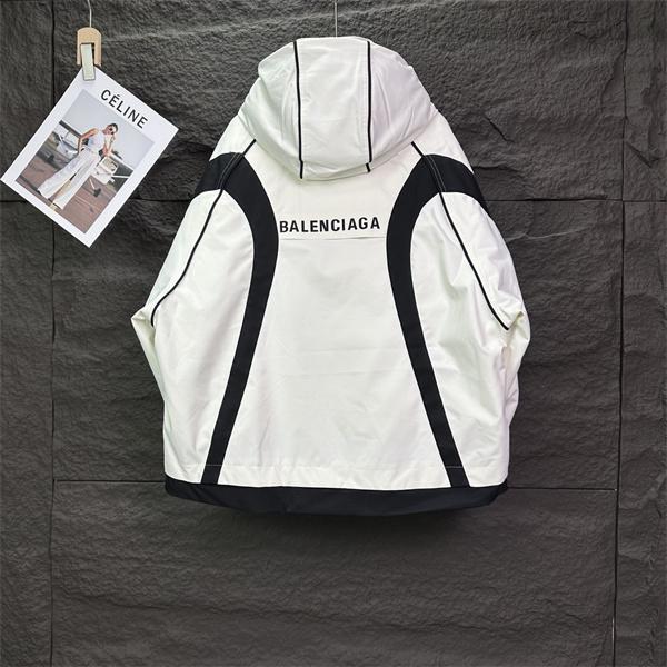 ブラックハードシェル ユーティリティ機能的 BALENCIAGA バレンシアガ 偽物 アウター  季節限定モデル