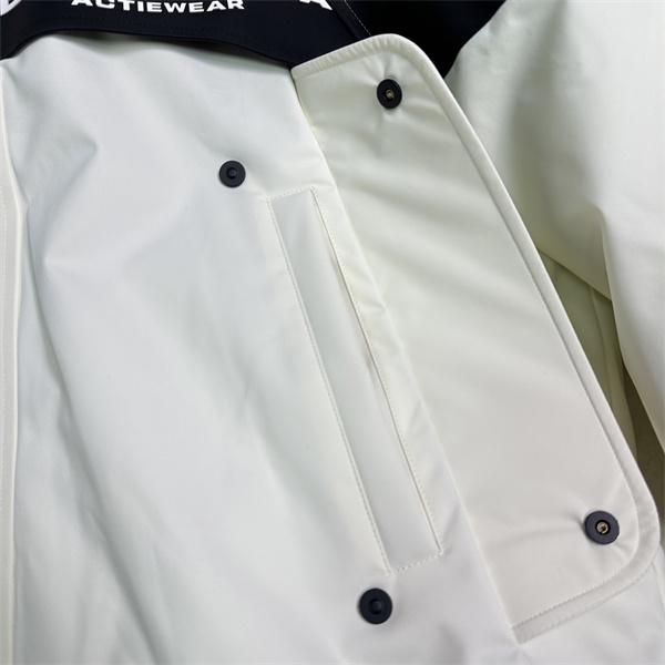 ブラックハードシェル ユーティリティ機能的 BALENCIAGA バレンシアガ 偽物 アウター  季節限定モデル