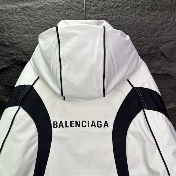 ブラックハードシェル ユーティリティ機能的 BALENCIAGA バレンシアガ 偽物 アウター  季節限定モデル