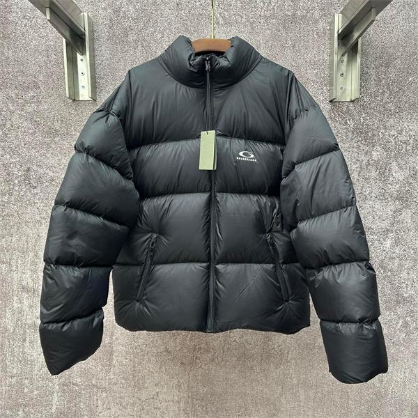 BALENCIAGA ブラックパフ型 クラシック無難 バレンシアガ コピー ダウンジャケット 秋冬高品質アウター
