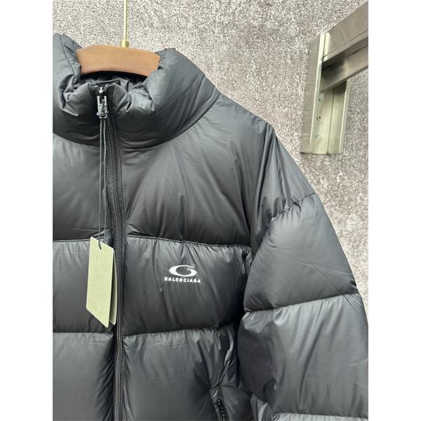 BALENCIAGA ブラックパフ型 クラシック無難 バレンシアガ コピー ダウンジャケット 秋冬高品質アウター