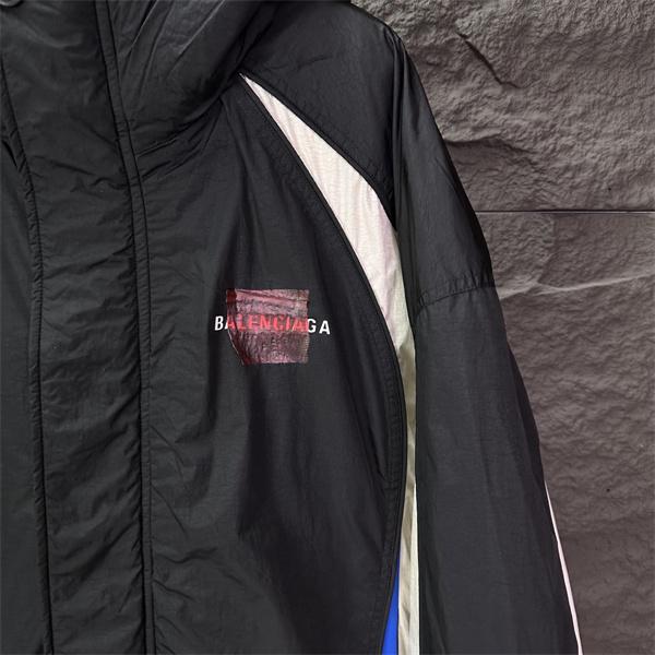 ブラックホワイトブルー ダイナミックカラーブロック BALENCIAGA バレンシアガ 偽物 アウター 最新コレクション