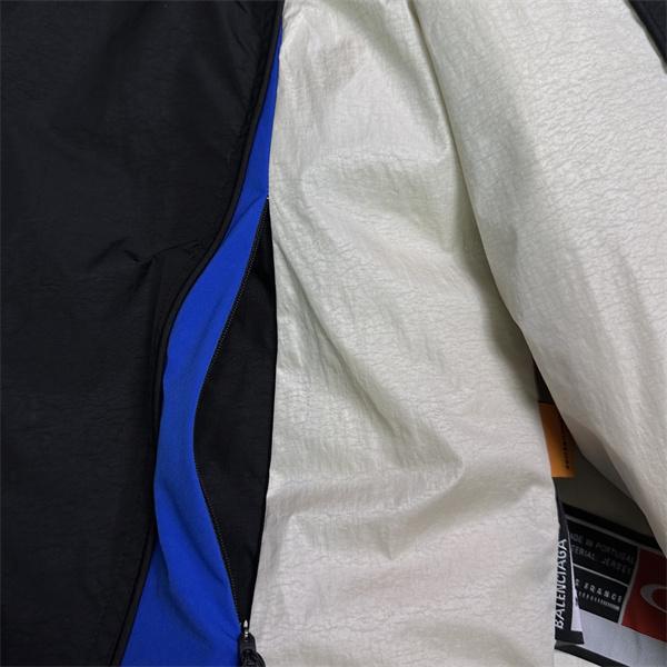 ブラックホワイトブルー ダイナミックカラーブロック BALENCIAGA バレンシアガ 偽物 アウター 最新コレクション