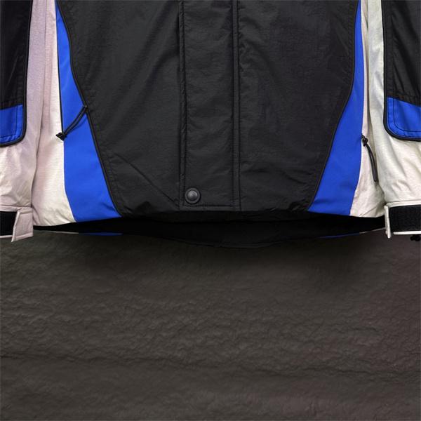 ブラックホワイトブルー ダイナミックカラーブロック BALENCIAGA バレンシアガ 偽物 アウター 最新コレクション