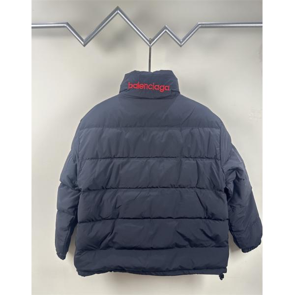 ネイビーレッド裏地 コントラストデザイン バレンシアガ コピー ダウンジャケット 秋冬高品質アウター