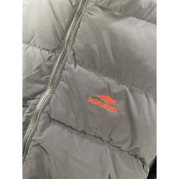 ネイビーレッド裏地 コントラストデザイン バレンシアガ コピー ダウンジャケット 秋冬高品質アウター