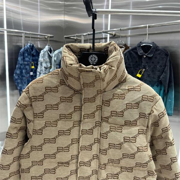 ブラック満載ロゴ テクノロジー風 BALENCIAGA バレンシアガ*グッチ スーパーコピー ダウンジャケット 秋冬おすすめ