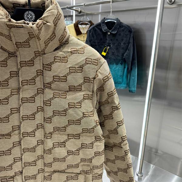 ブラック満載ロゴ テクノロジー風 BALENCIAGA バレンシアガ*グッチ スーパーコピー ダウンジャケット 秋冬おすすめ