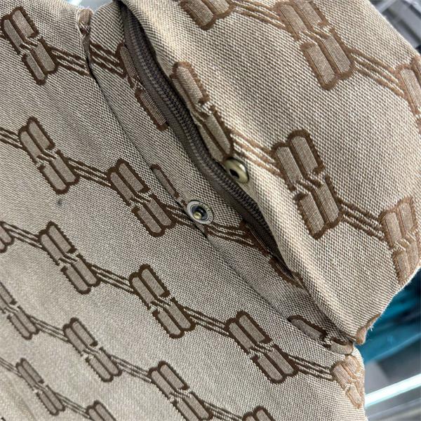 ブラック満載ロゴ テクノロジー風 BALENCIAGA バレンシアガ*グッチ スーパーコピー ダウンジャケット 秋冬おすすめ