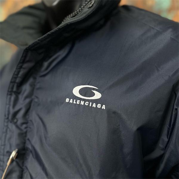ブラッククラシックロゴ レトロ風 バレンシアガ 偽物 ダウンジャケット 人気急上昇 BALENCIAGA