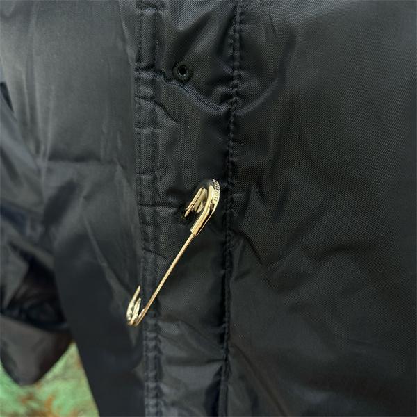 ブラッククラシックロゴ レトロ風 バレンシアガ 偽物 ダウンジャケット 人気急上昇 BALENCIAGA