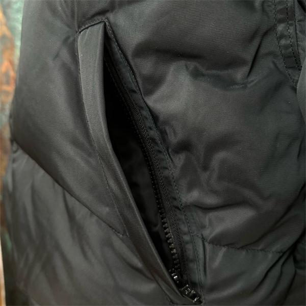 ブラッククラシックロゴ レトロ風 バレンシアガ 偽物 ダウンジャケット 人気急上昇 BALENCIAGA