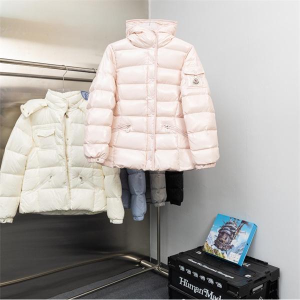 ブラック光沢感 シックデザイン MONCLER モンクレール コピー ダウンジャケット 秋冬コーデ 　