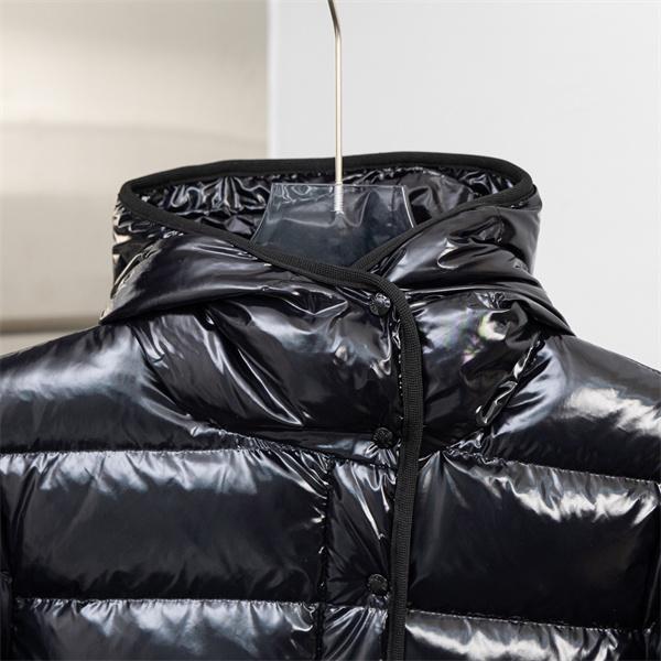ブラック光沢感 シックデザイン MONCLER モンクレール コピー ダウンジャケット 秋冬コーデ 　