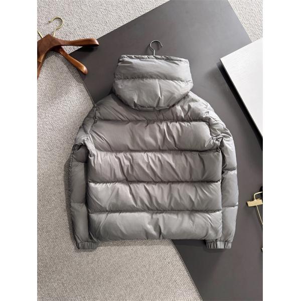 MONCLER グレーフード付 シックデザイン モンクレール コピー ダウンジャケット 防寒仕様