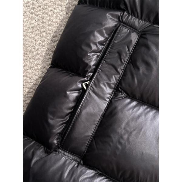 ブラック光沢感 フード付 モンクレール スーパーコピー ダウンベスト 秋冬コーデ MONCLER