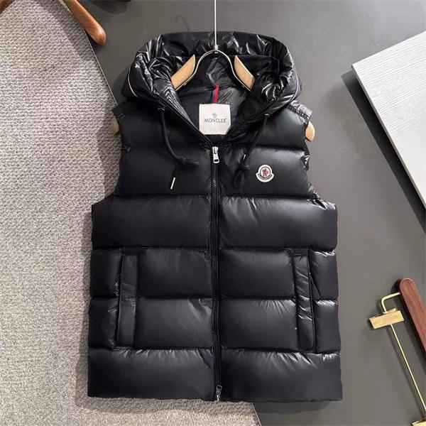 ブラック光沢感 フード付 モンクレール スーパーコピー ダウンベスト 秋冬コーデ MONCLER