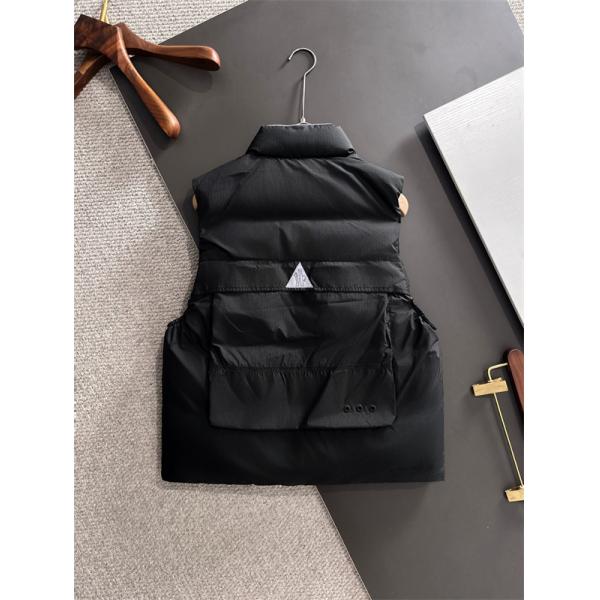 カーキマルチポケット ユーティリティ風 モンクレール コピー MONCLER ダウンベスト 秋冬高品質アクセサリー