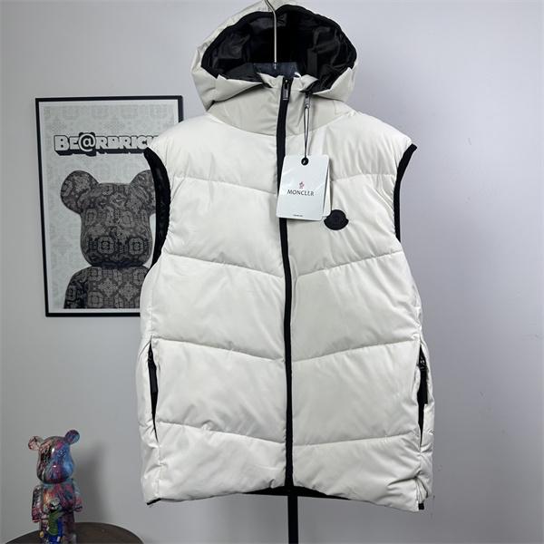 MONCLER ネイビーフード付 ダイナミックスタイル モンクレール コピー ダウンベスト 秋冬必須 高品質