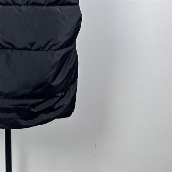 MONCLER ネイビーフード付 ダイナミックスタイル モンクレール コピー ダウンベスト 秋冬必須 高品質