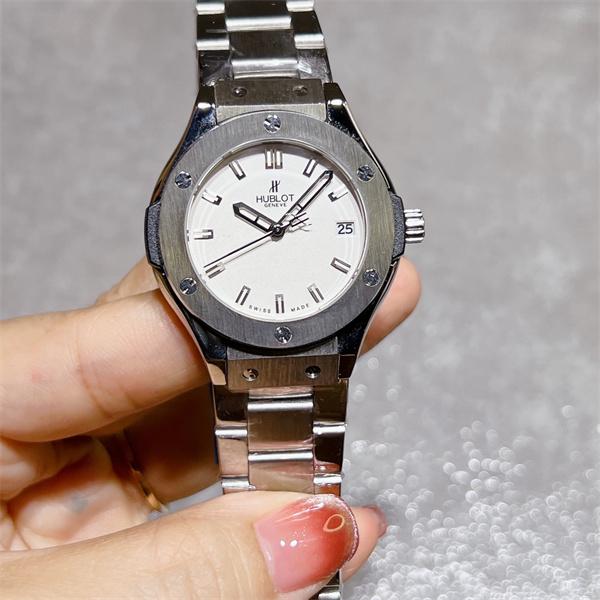 マルチカラーメタルブレス ユブロット HUBLOT コピー 時計 3 種デザイン 高品質 腕時計