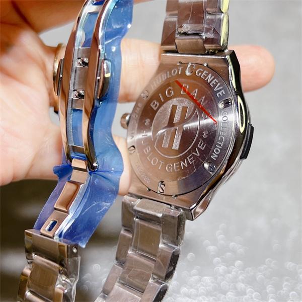 マルチカラーメタルブレス ユブロット HUBLOT コピー 時計 3 種デザイン 高品質 腕時計