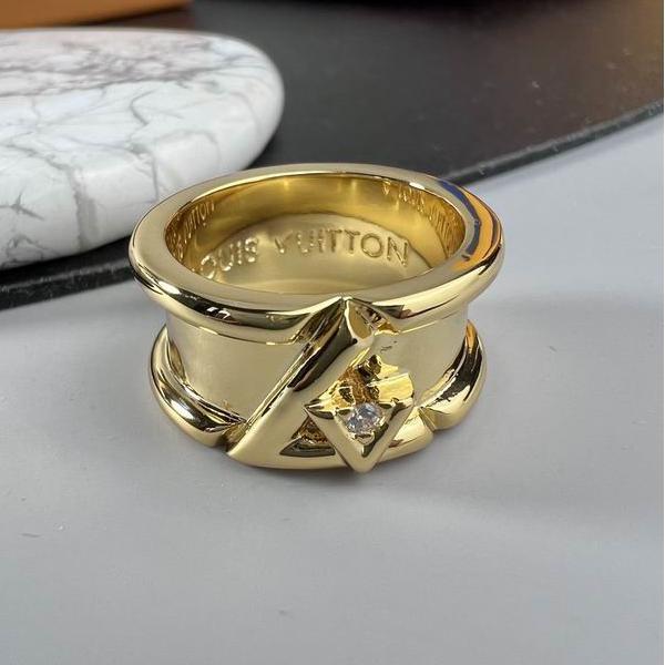 ダブルロゴ エンボス加工 激安人気 スーパーコピー  LOUIS VUITTON ルイヴィトン シルバー指輪 2025秋冬