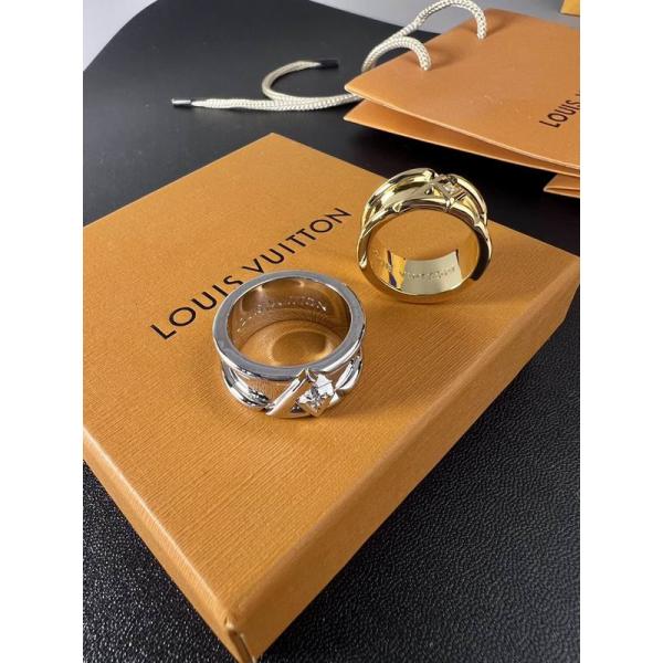 ダブルロゴ エンボス加工 激安人気 スーパーコピー  LOUIS VUITTON ルイヴィトン シルバー指輪 2025秋冬