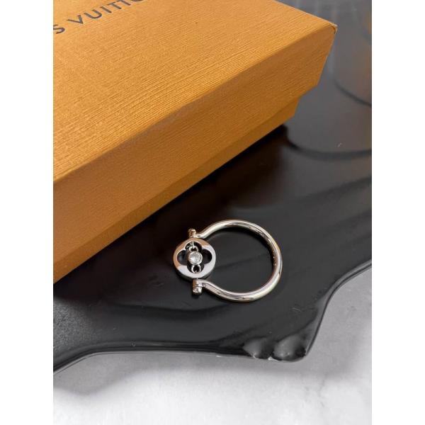 ルイヴィトン LOUIS VUITTON 幾何学的刻印 シルバーメッキ スーパーコピー ユニセックス 指輪 シンプル典雅