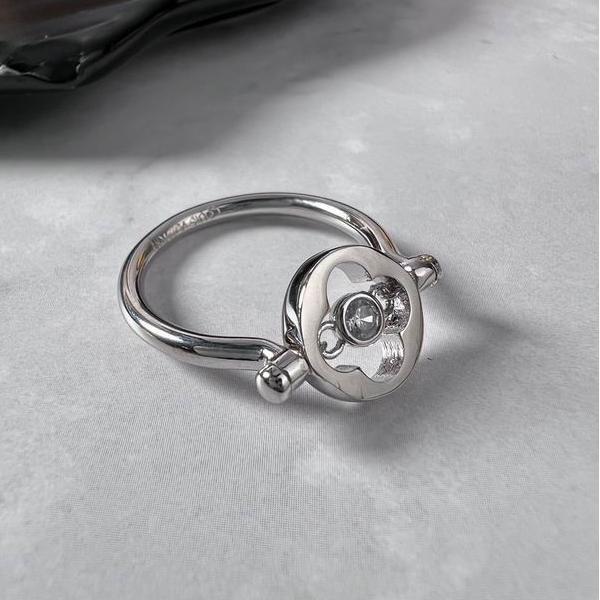 ルイヴィトン LOUIS VUITTON 幾何学的刻印 シルバーメッキ スーパーコピー ユニセックス 指輪 シンプル典雅