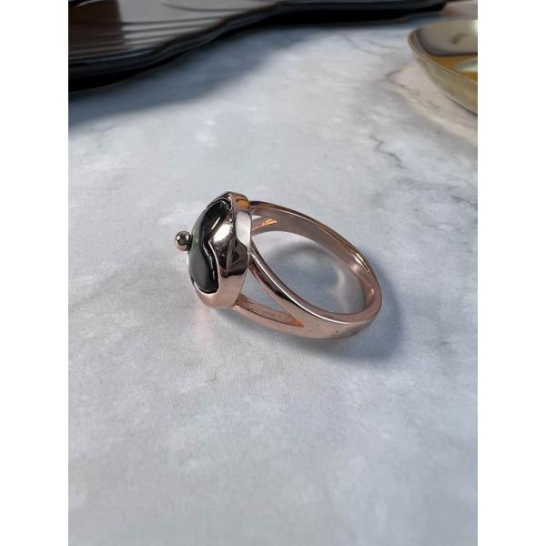 2025秋冬 流れる筆致 ゴールドトーン ルイヴィトン LOUIS VUITTON コピー指輪 レディース エレガント